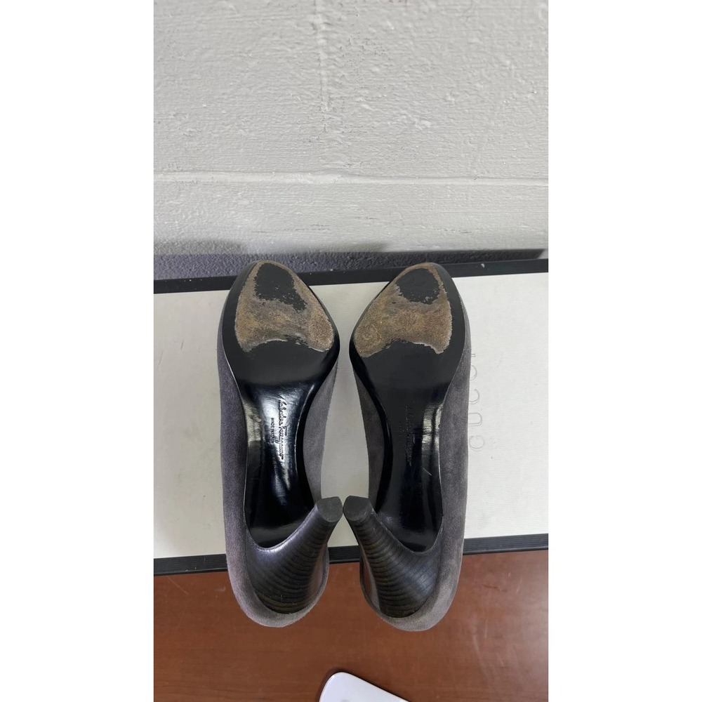 Salvatore Ferragamo Grey Suede Pump Heels Slip On Womens Size 7 US Made In Italy - Picture 15 of 15